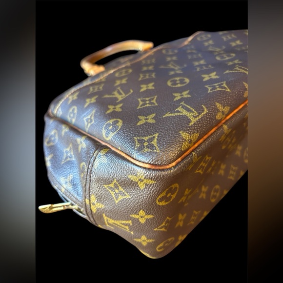 Authentic Louis Vuitton Monogrammed Deauville - Picture 8 of 16